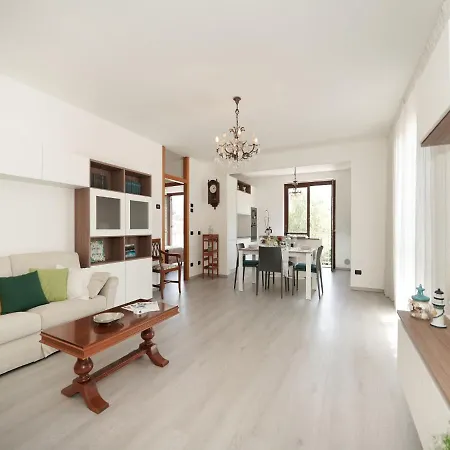 Mari By Interhome לואינו